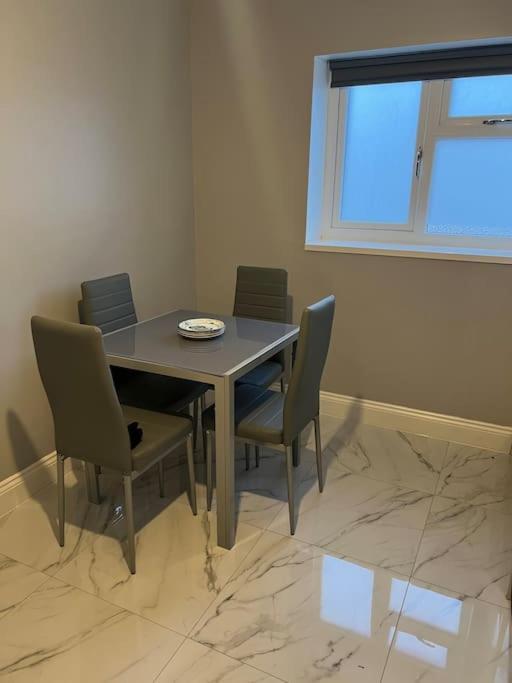 Potters Hideout- 2 Bedroom 2 Bathroom Apartment Watford  Eksteriør bilde